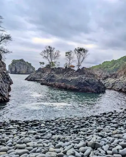 pantai kuyon trenggalek