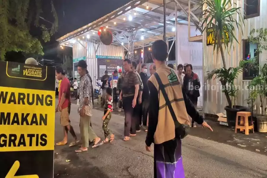 Berawal dari Keterbatasan, Warung Makan Gratis Mampu Sediakan 250 Porsi Makan Harian Foto BeritaJatim.com