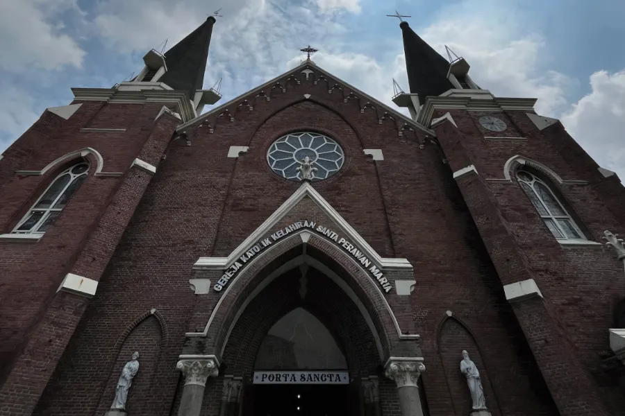 Gereja Kelahiran Santa Perawan Maria: Menyingkap Sejarah Dua Abad Komunitas Katolik di Surabaya
